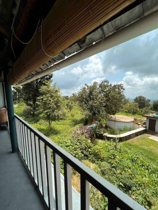 The Attic Library Villa บีร์ ภายนอก รูปภาพ