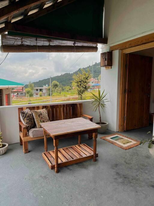 The Attic Library Villa บีร์ ภายนอก รูปภาพ