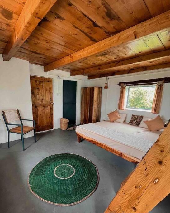 The Attic Library Villa บีร์ ภายนอก รูปภาพ